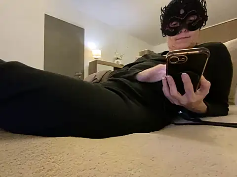 Snapshot of Marilou1983 chatting on February 16, 2026, 10:07 pm Marilou1983 online show from February 16, 2026, 10:07 pm