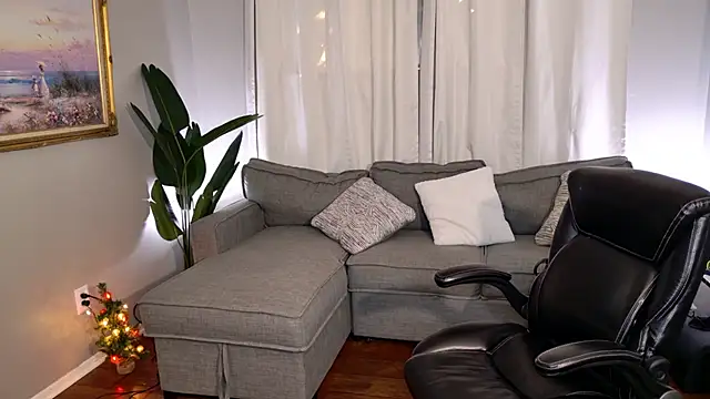 Snapshot of Mistress_Melissa chatting on December 18, 2024, 3:00 pm Mistress Melissa online show from December 18, 2024, 3:00 pm