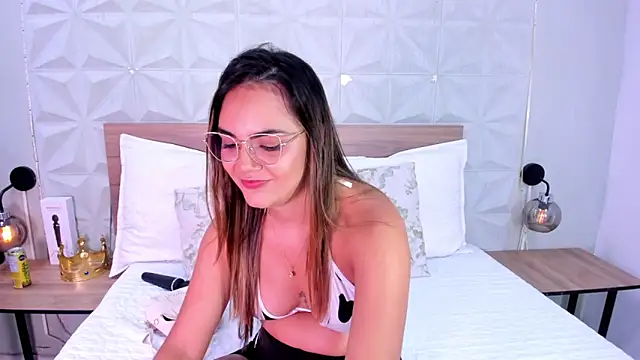 Stacey white  online show from May 8, 2026, 8:12 pm