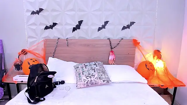 Snapshot of Stacey_white_ chatting on October 28, 2025, 8:19 pm Stacey white online show from October 28, 2025, 8:19 pm