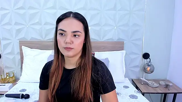 Stacey white  online show from May 26, 2026, 8:18 pm