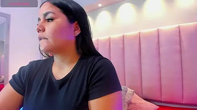 Snapshot of KeilyRoss chatting on October 13, 2025, 10:10 pm KeilyRoss online show from October 13, 2025, 10:10 pm