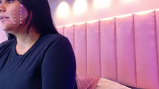 Snapshot of KeilyRoss chatting on November 13, 2025, 8:35 pm KeilyRoss online show from November 13, 2025, 8:35 pm