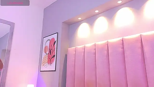 Snapshot of KeilyRoss chatting on November 23, 2025, 12:20 am KeilyRoss online show from November 23, 2025, 12:20 am