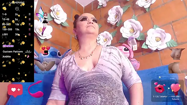 Snapshot of IngritBitch chatting on October 26, 2025, 1:44 pm IngritBitch online show from October 26, 2025, 1:44 pm