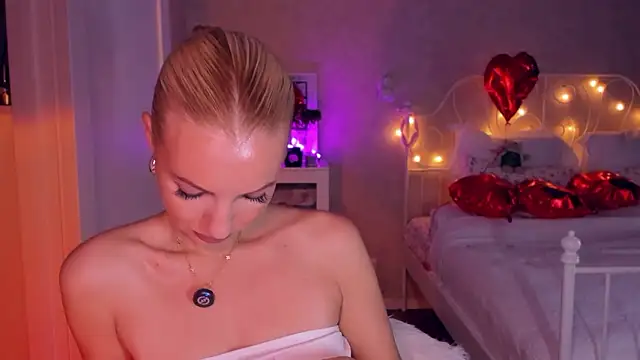 aestetick online show from February 25, 2026, 11:21 am