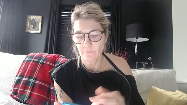 godinflower online show from October 10, 2025, 7:31 am