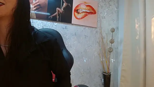 PaulinaRubio  online show from March 19, 2026, 7:25 pm