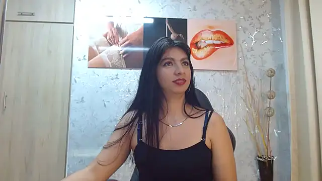 PaulinaRubio  online show from March 10, 2026, 7:29 pm