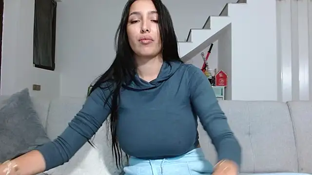 Gabrielaaxxx online show from February 17, 2025, 9:10 pm