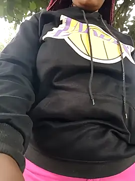 Snapshot of Broan_me chatting on October 7, 2025, 5:08 am Broan me online show from October 7, 2025, 5:08 am