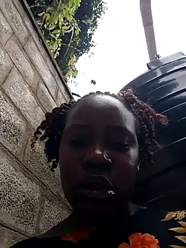 Snapshot of Broan_me chatting on November 30, 2025, 4:46 am Broan me online show from November 30, 2025, 4:46 am