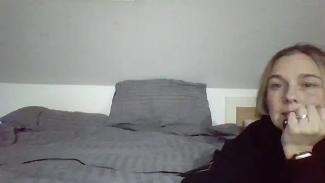 scrummymummy2 online show from January 31, 2026, 9:13 pm