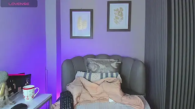 Snapshot of Nahiajhonson_ chatting on October 14, 2025, 1:34 pm Nahiajhonson online show from October 14, 2025, 1:34 pm