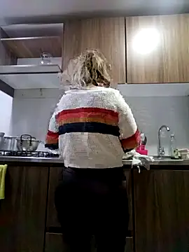 coral smitth online show from December 3, 2025, 6:40 pm