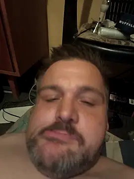 Snapshot of Ronny2510 chatting on November 3, 2025, 9:29 pm Ronny2510 online show from November 3, 2025, 9:29 pm