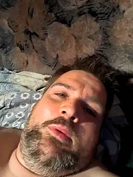 Snapshot of Ronny2510 chatting on February 27, 2025, 10:31 pm Ronny2510 online show from February 27, 2025, 10:31 pm