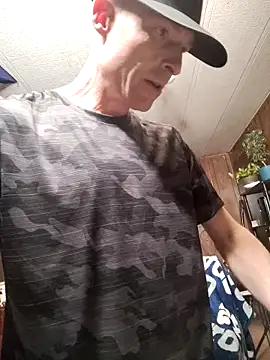 Snapshot of omgkidisthaone chatting on March 17, 2025, 1:35 am omgkidisthaone online show from March 17, 2025, 1:35 am