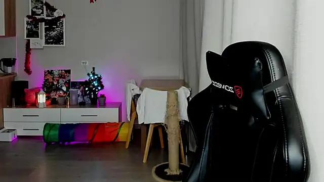 Snapshot of Sm0ly chatting on January 12, 2026, 2:29 am Sm0ly online show from January 12, 2026, 2:29 am