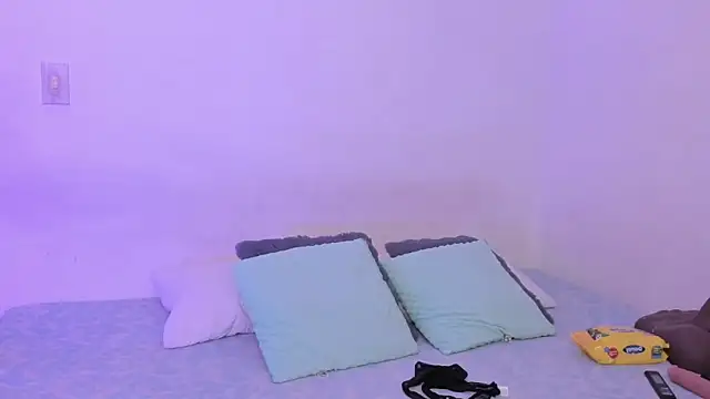 crystalvazquez online show from February 1, 2026, 11:19 am