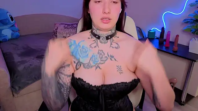 DeeDiamond online show from June 24, 2026, 6:01 am