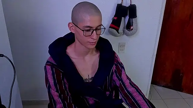 Snapshot of Jaack_str chatting on December 4, 2024, 12:46 am Jaack str online show from December 4, 2024, 12:46 am