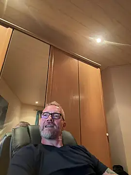 Snapshot of Rockburg chatting on July 9, 2026, 7:20 am Rockburg online show from July 9, 2026, 7:20 am