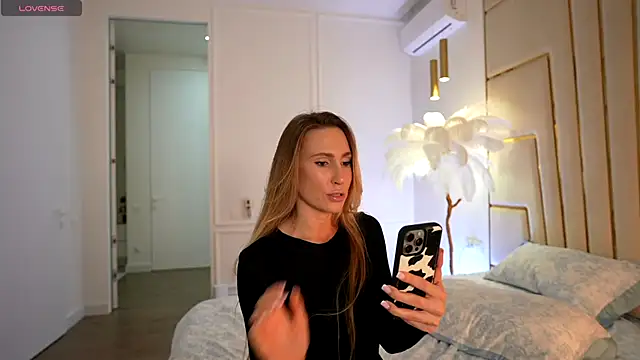 Snapshot of Goodgirlgonabad chatting on October 9, 2025, 3:45 pm Goodgirlgonabad online show from October 9, 2025, 3:45 pm