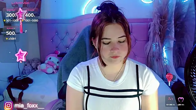 Snapshot of Mia_foxx_ chatting on October 23, 2025, 9:02 pm Mia foxx online show from October 23, 2025, 9:02 pm