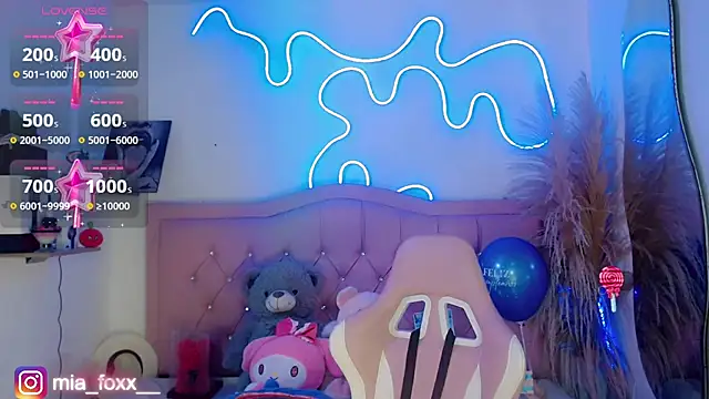 Snapshot of Mia_foxx_ chatting on October 29, 2025, 9:03 pm Mia foxx online show from October 29, 2025, 9:03 pm