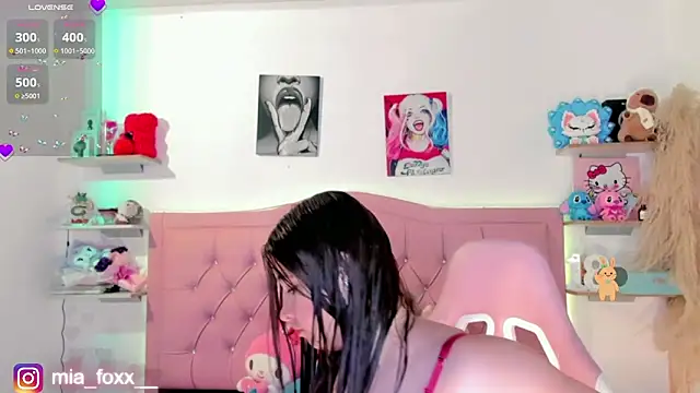 Snapshot of Mia_foxx_ chatting on December 3, 2025, 9:03 pm Mia foxx online show from December 3, 2025, 9:03 pm