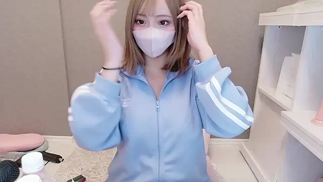  chanMOMO  online show from April 26, 2026, 3:42 pm