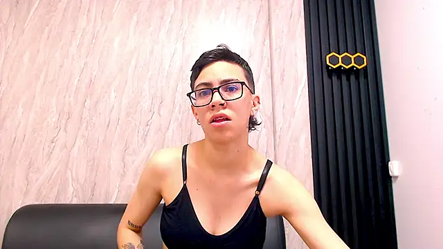 Cutie Shy  online show from October 7, 2025, 12:17 pm