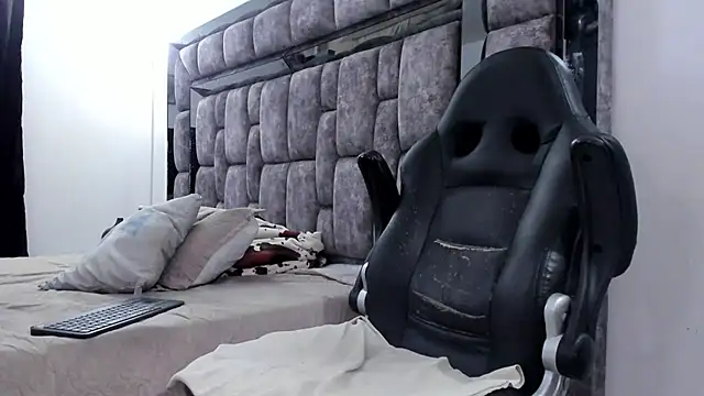 Snapshot of MalconStonne chatting on October 25, 2025, 2:33 am MalconStonne online show from October 25, 2025, 2:33 am