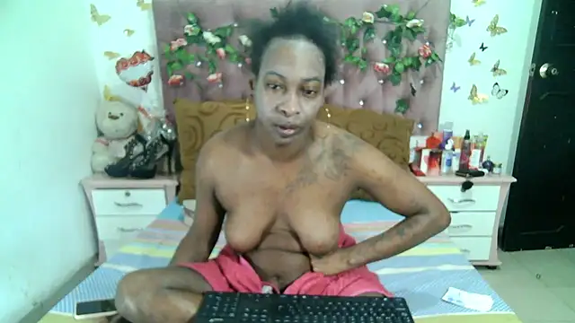 Snapshot of ValeriaTsx chatting on October 15, 2025, 12:35 pm ValeriaTsx online show from October 15, 2025, 12:35 pm