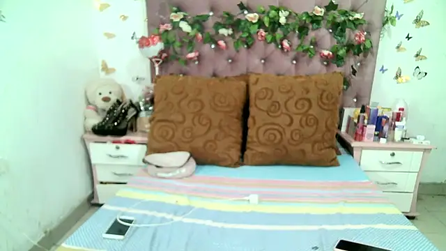 Snapshot of ValeriaTsx chatting on November 24, 2025, 12:38 pm ValeriaTsx online show from November 24, 2025, 12:38 pm