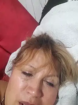 Snapshot of Kazsandraa chatting on June 6, 2026, 11:32 pm Kazsandraa online show from June 6, 2026, 11:32 pm