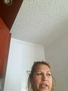 Snapshot of Kazsandraa chatting on June 4, 2026, 4:22 pm Kazsandraa online show from June 4, 2026, 4:22 pm