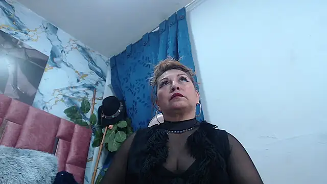Kazsandraa online show from March 29, 2026, 11:39 pm
