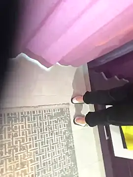 Snapshot of Soinanai chatting on October 29, 2025, 2:49 pm Soinanai online show from October 29, 2025, 2:49 pm