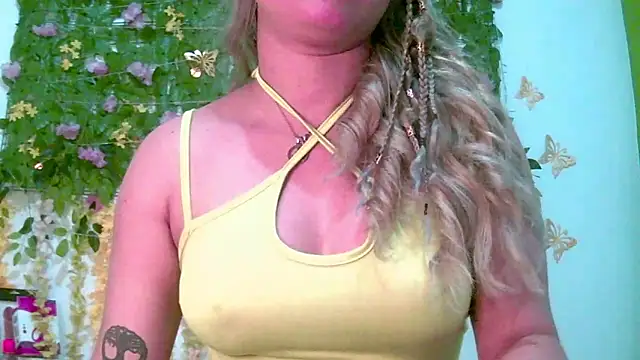Crysrus online show from May 6, 2026, 11:53 pm