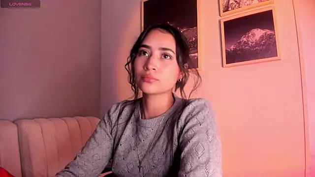 Snapshot of lara_madisson chatting on August 1, 2026, 4:32 am lara madisson online show from August 1, 2026, 4:32 am