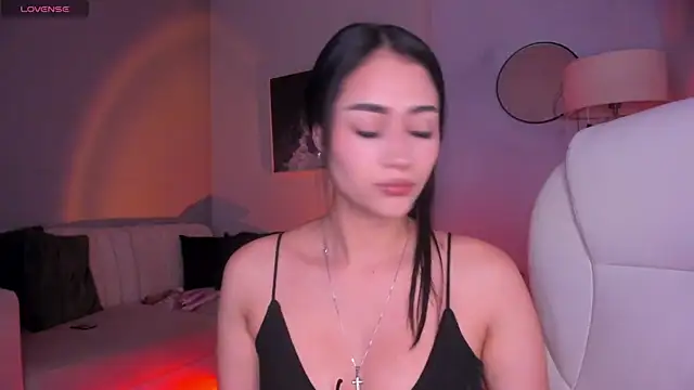 Snapshot of lara_madisson chatting on June 11, 2026, 6:43 am lara madisson online show from June 11, 2026, 6:43 am