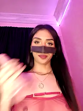 ---sophia--- online show from October 12, 2025, 5:25 pm