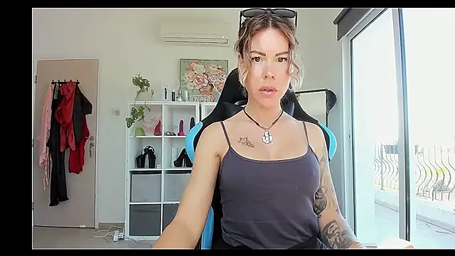 Snapshot of Lara_Bergmann chatting on February 24, 2026, 10:38 am Lara Bergmann online show from February 24, 2026, 10:38 am