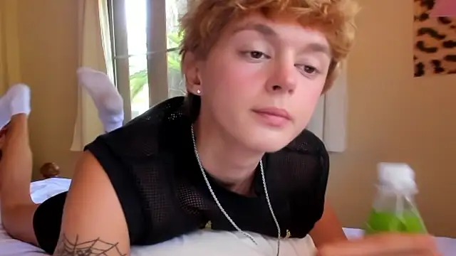 Snapshot of agelandreww chatting on February 21, 2026, 5:42 am agelandreww online show from February 21, 2026, 5:42 am