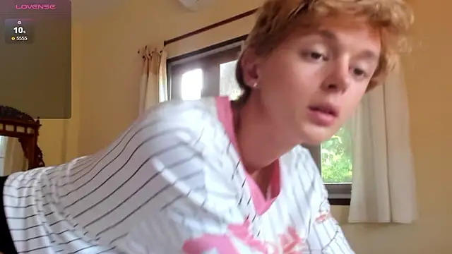 Snapshot of agelandreww chatting on February 24, 2026, 7:20 am agelandreww online show from February 24, 2026, 7:20 am