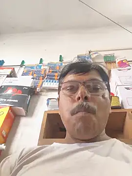 Snapshot of Srmotrs chatting on July 31, 2026, 12:15 pm Srmotrs online show from July 31, 2026, 12:15 pm
