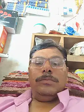 Snapshot of Srmotrs chatting on July 13, 2026, 8:24 am Srmotrs online show from July 13, 2026, 8:24 am
