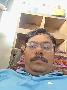 Snapshot of Srmotrs chatting on July 26, 2026, 8:43 am Srmotrs online show from July 26, 2026, 8:43 am